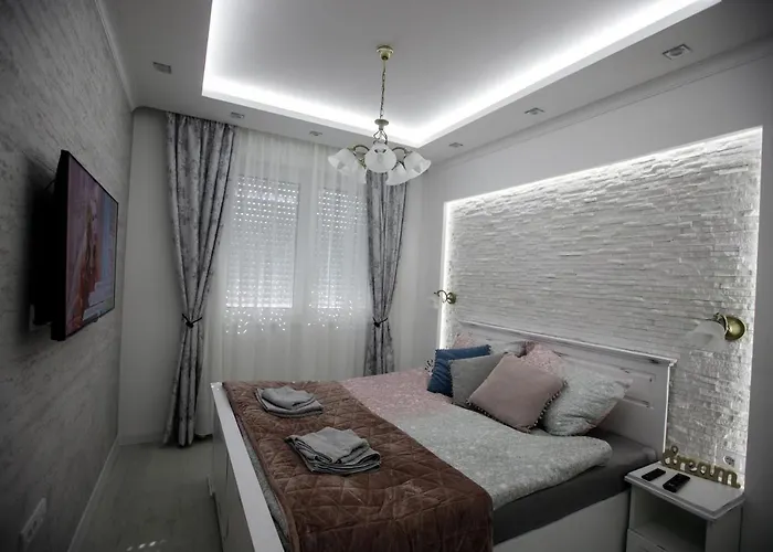 アパート Mdb Retro スボティツァ